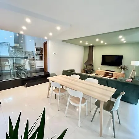 Holiday home Increible Con Piscina Muy Cerca De La Playa